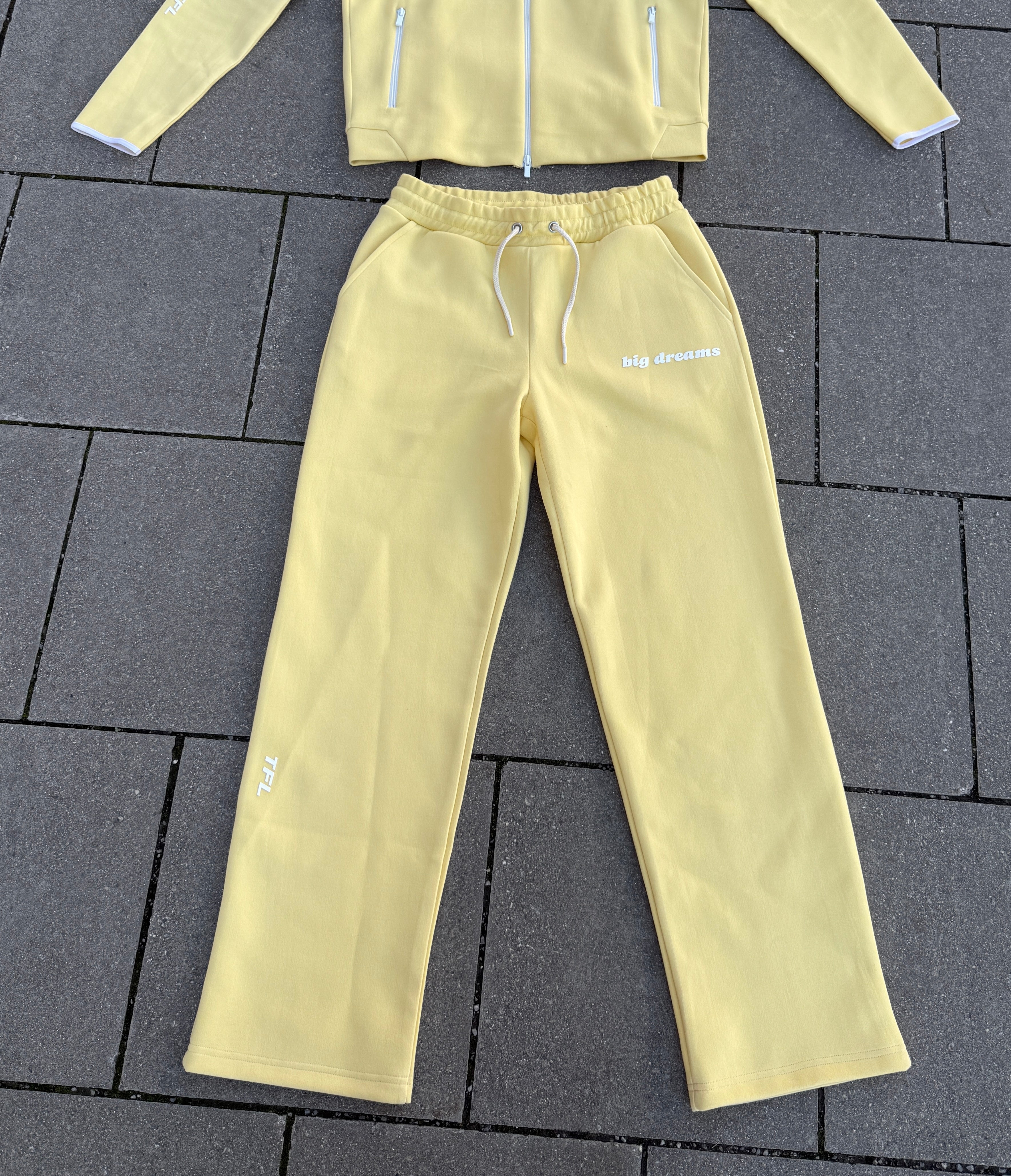Big Dreams Fleece Trackpants Butterlemon
