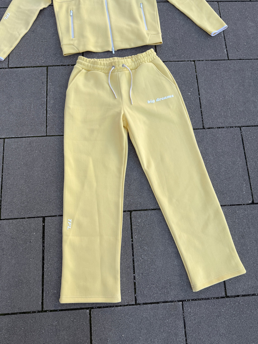 Big Dreams Fleece Trackpants Butterlemon