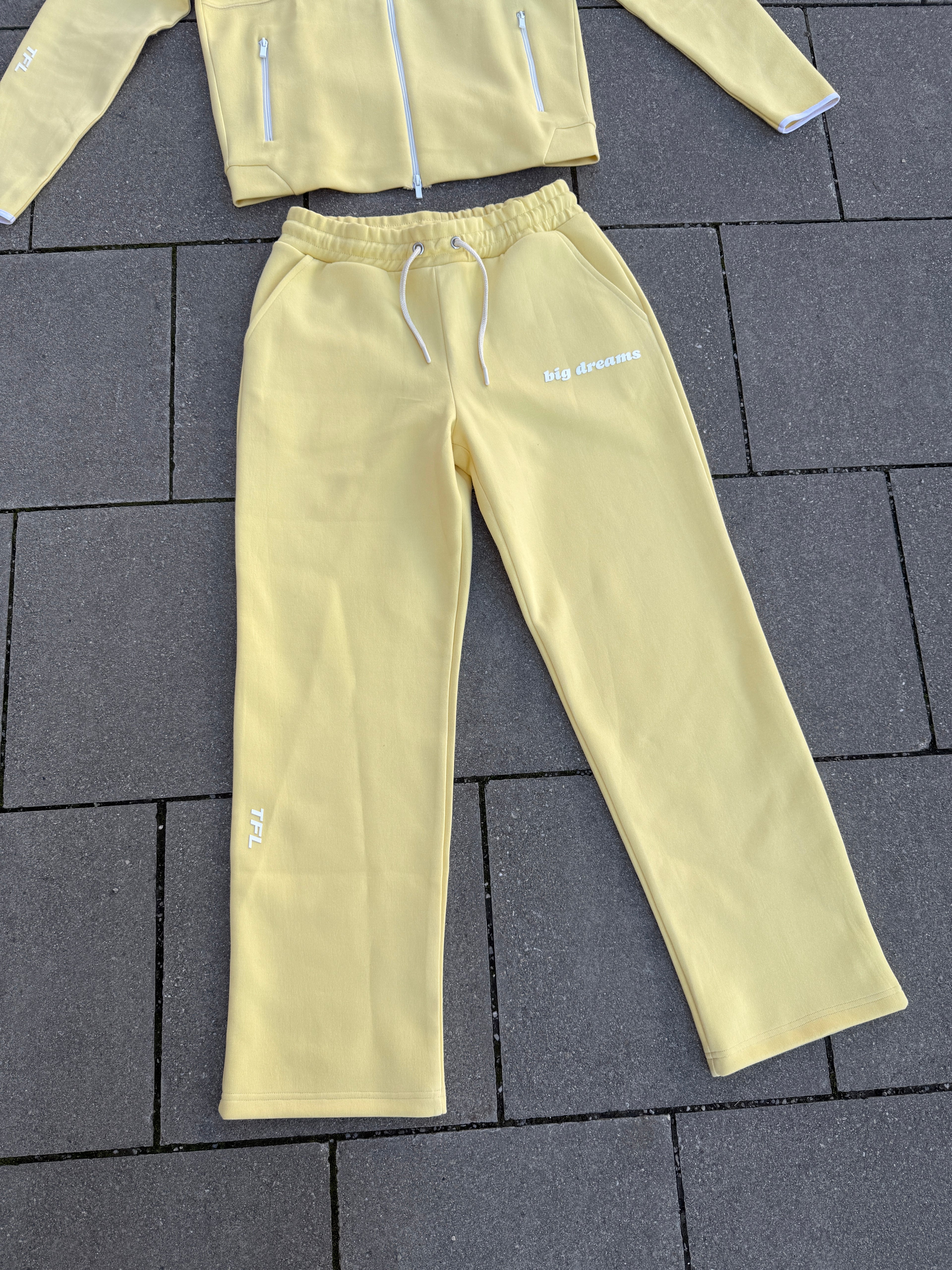 Big Dreams Fleece Trackpants Butterlemon